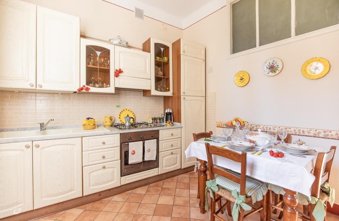 Casa Anna Apartment ลุคคา ภายนอก รูปภาพ